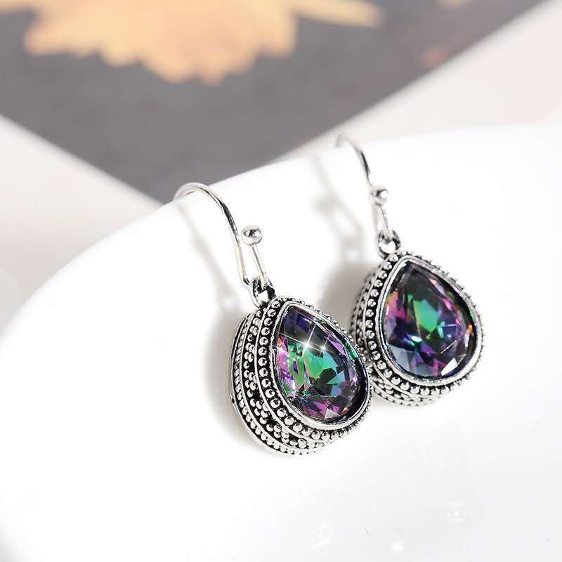 Vintage water drop stud earrings